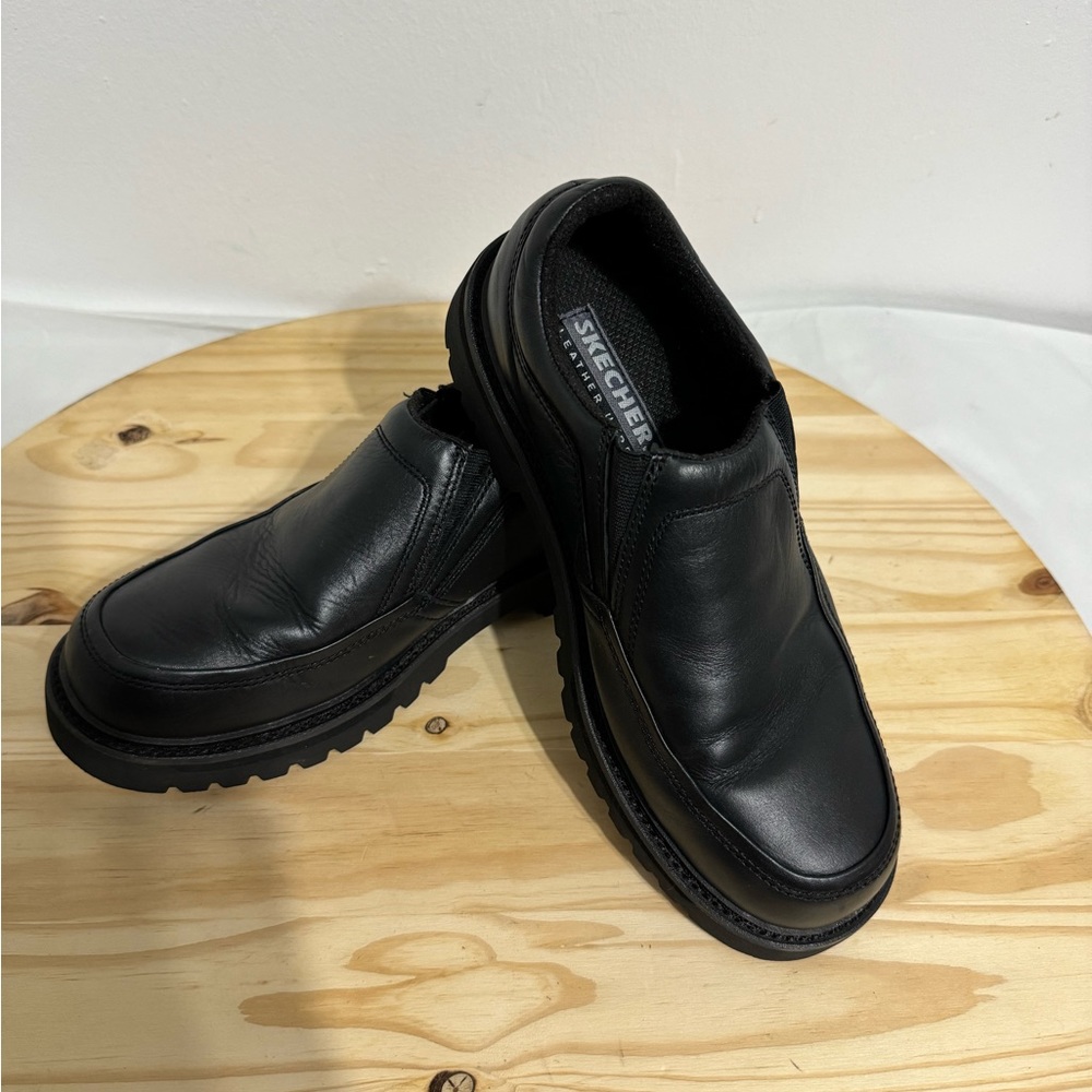 SKECHERS
